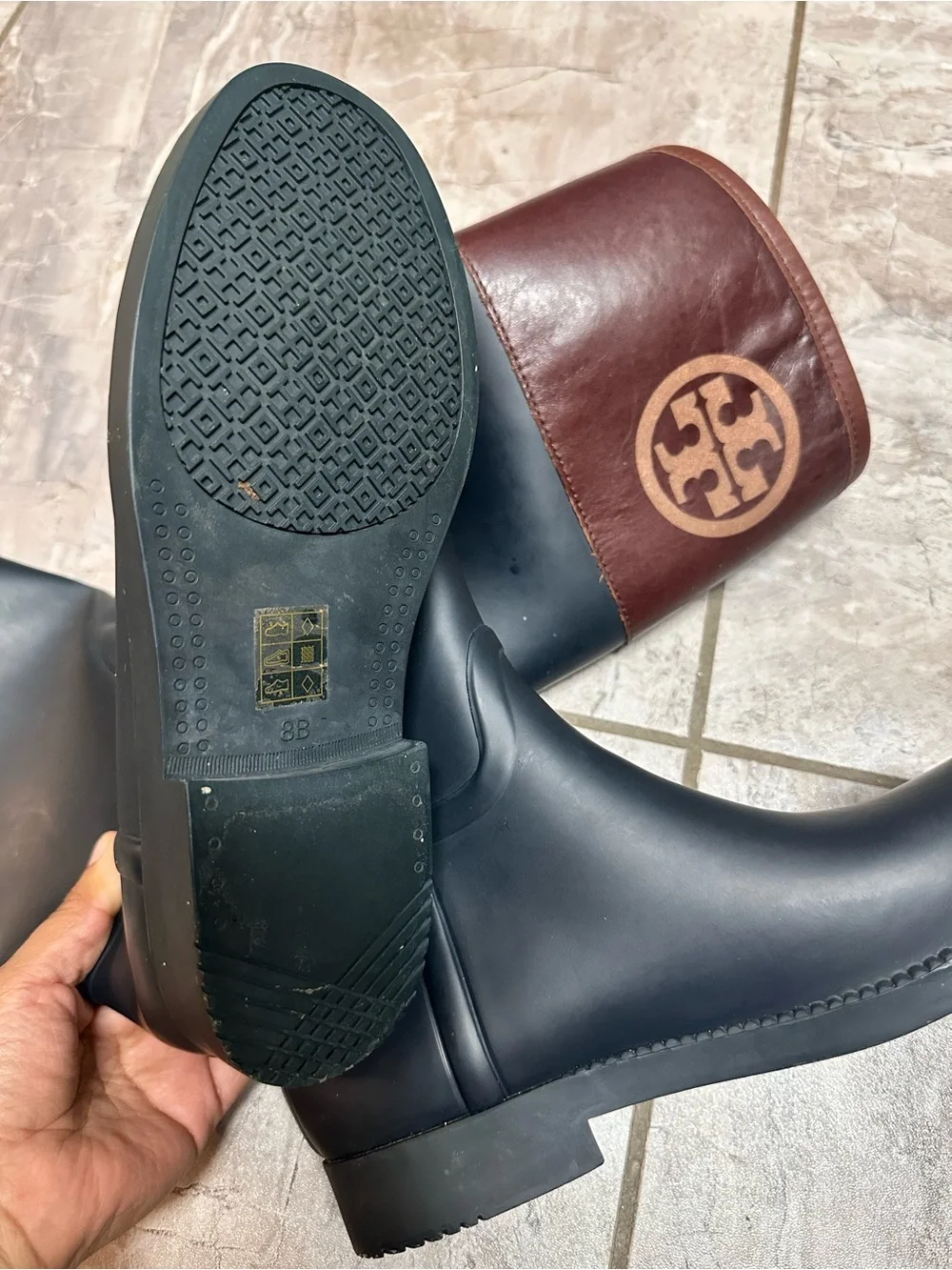 Tory Burch Diana Classic Tall Rubber Rain Boots Size 8 Logo Black Brown logo